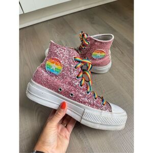 Converse Chuck Taylor’s Platform Pink Glitter Sneakers, Youth 3 / Women’s 4.5